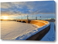   Картина Зимний рассвет на Петровской набережной.