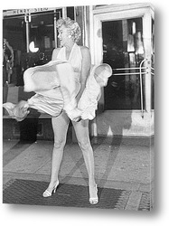   Картина Мерлин Монро удерживающая платье.
