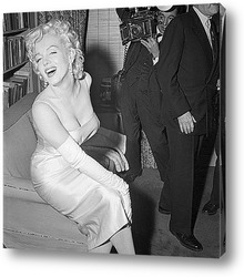    Мерелин Монро позирующая фотографам,1955г.