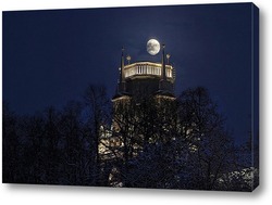    Луна над дворцом
