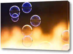   Картина нарядный фон из прозрачных мыльных пузырей на закате