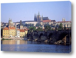    PRAGA-008