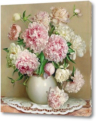  Розы в белой вазочке