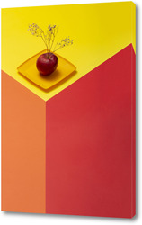   Картина Геометрический натюрморт с красным яблоком на жёлтой тарелке