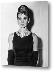    Одри Хепбёрн с бриллиантовым ожерельем.