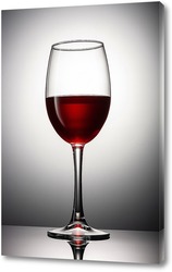    Винный бокал с красным вином