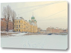  Во дворе Александро-Невской лавры.