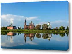    The temple of Nicholas the Wonderworker on the bank of the river..	