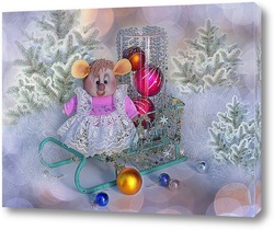   Картина Новогодняя композиция с крыской Лариской и елочками игрушками на фоне заснеженного леса