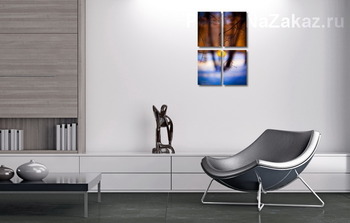 Модульная картина Жёлтый лист на фоне чёрных стволов.