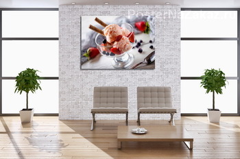 Модульная картина Десерт: мороженое с вафлей и ягодами