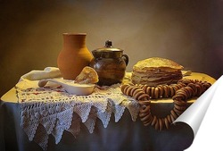  Панкейки с красной смородиной,голубикой и медом на белом фоне