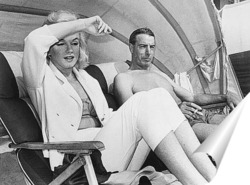   Постер Монро и Димаджио отдыхают на побережье Флориды,1961г.