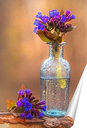   Постер Цветы медуницы в стеклянной вазе