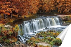  живописный водопад осенью