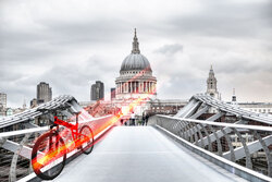 красный велосипед