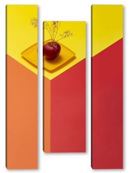 Модульная картина Геометрический натюрморт с красным яблоком на жёлтой тарелке