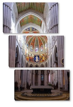 Модульная картина В соборе Альмудена в Мадриде