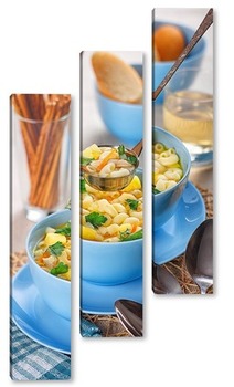 Модульная картина Куриный суп с макаронами.