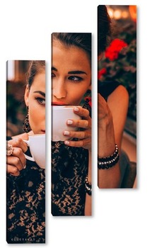 Модульная картина Девушка в кафе