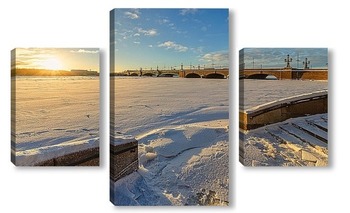 Модульная картина Зимний рассвет на Петровской набережной.